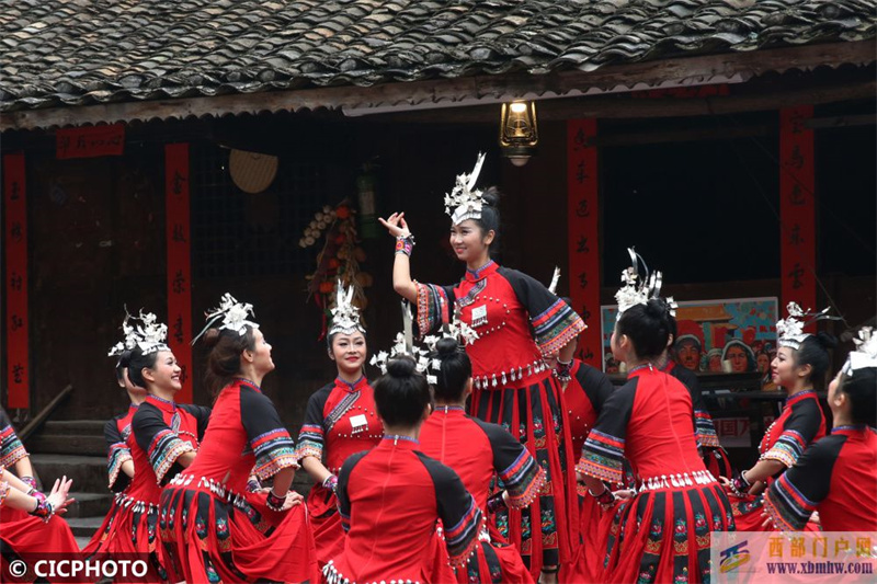 重庆黔江：土家山寨歌舞新春(图3)