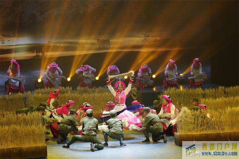 迪庆高原上的“文艺轻骑”——迪庆州民族歌舞团(图3)