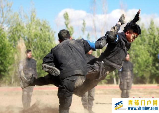燃！来看西藏山南移民管理警察警务实战演练现场(图3)