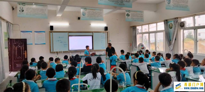 印江县实验小学科学组开展市级课题研讨活动
