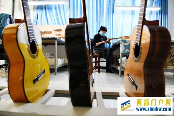 贵州正安：从贫困县到全球重要吉他生产基地(图1)