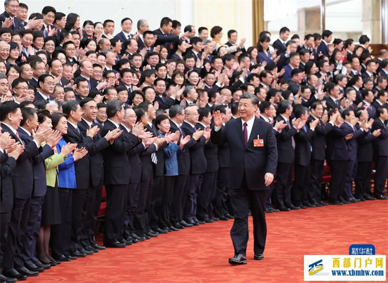 十四届全国人大一次会议在京闭幕 习近平发表重要讲话(图5)