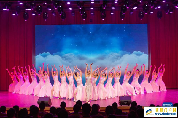 中国残疾人艺术团《我的梦》公益巡演在重庆市特教中心举行专场演出(图1)