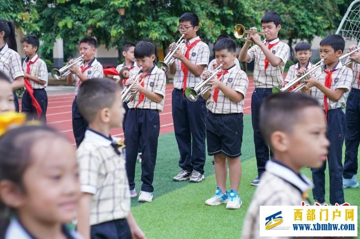 广西南宁：秋季学期启幕 师生欢迎新生入学(图4)