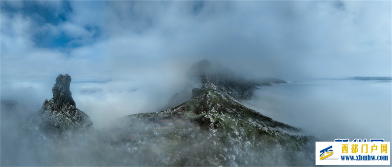 贵州梵净山：迎来立冬后首场雾凇景观(图2)