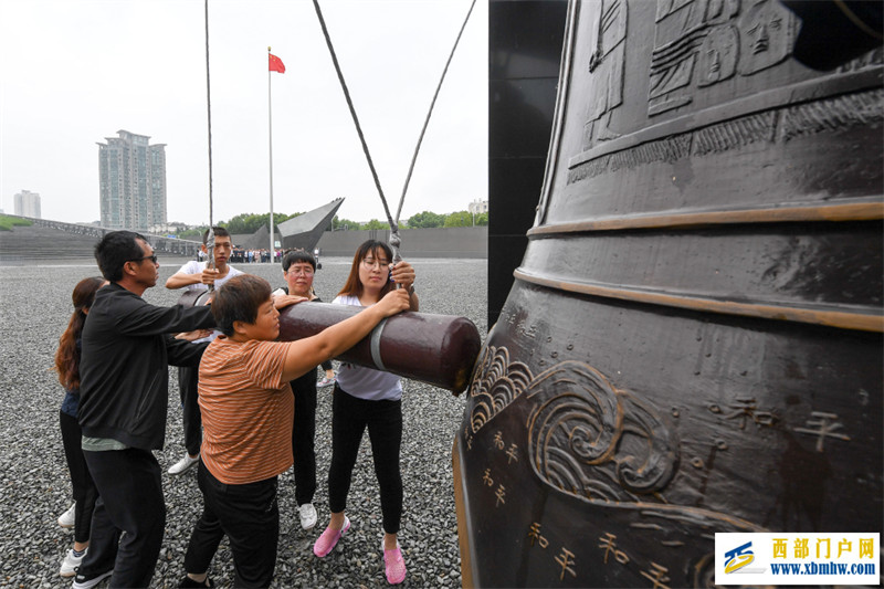 在缅怀哀思中凝聚奋进之力——写在第十个国家公祭日到来之际(图3)