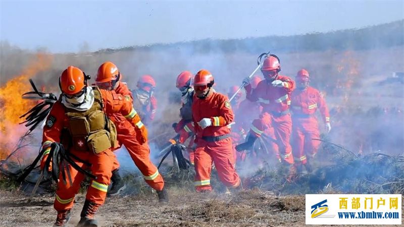 内蒙古鄂尔多斯举行春季林草防火应急演练(图3)