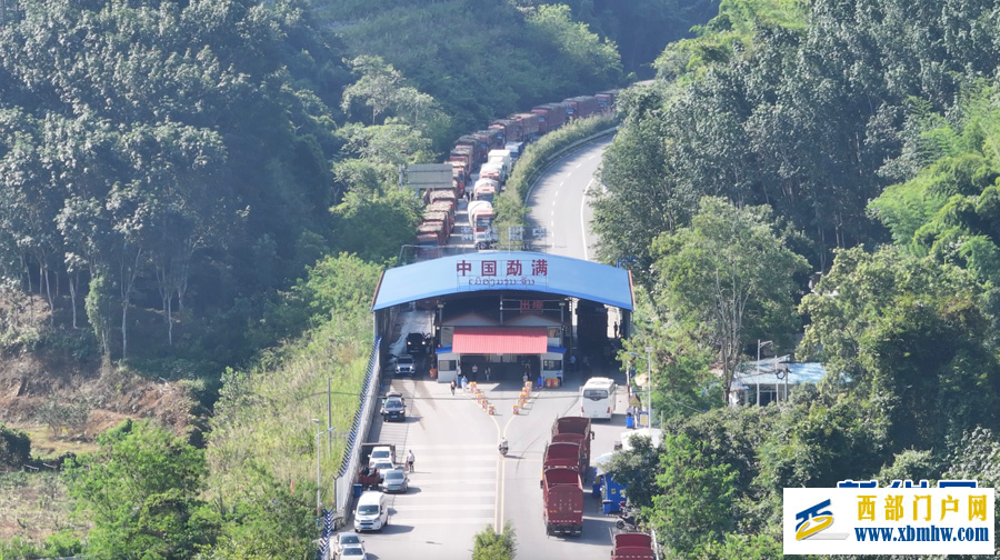 中老2025至2026年度榨季甘蔗跨境运输开启(图2) 中老2025至2026年度榨季甘蔗跨境运输开启(图2)