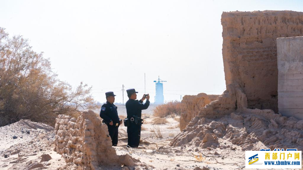 阿拉善边境管理支队全力护航神舟二十一号载人飞船发射任务(图1) 阿拉善边境管理支队全力护航神舟二十一号载人飞船发射任务(图1)