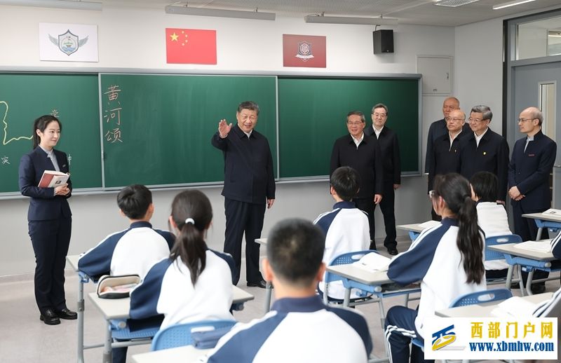 习近平在河北雄安新区考察(图8) 习近平在河北雄安新区考察(图8)