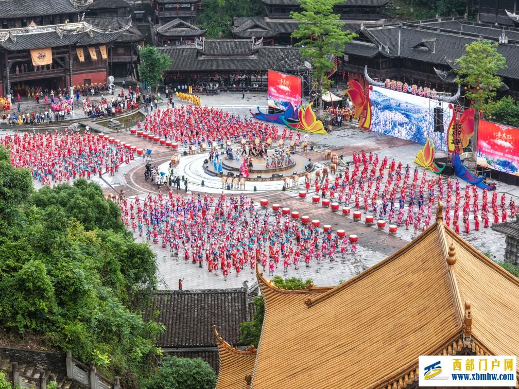第十五届乌江苗族踩花山节在重庆开幕(图9)