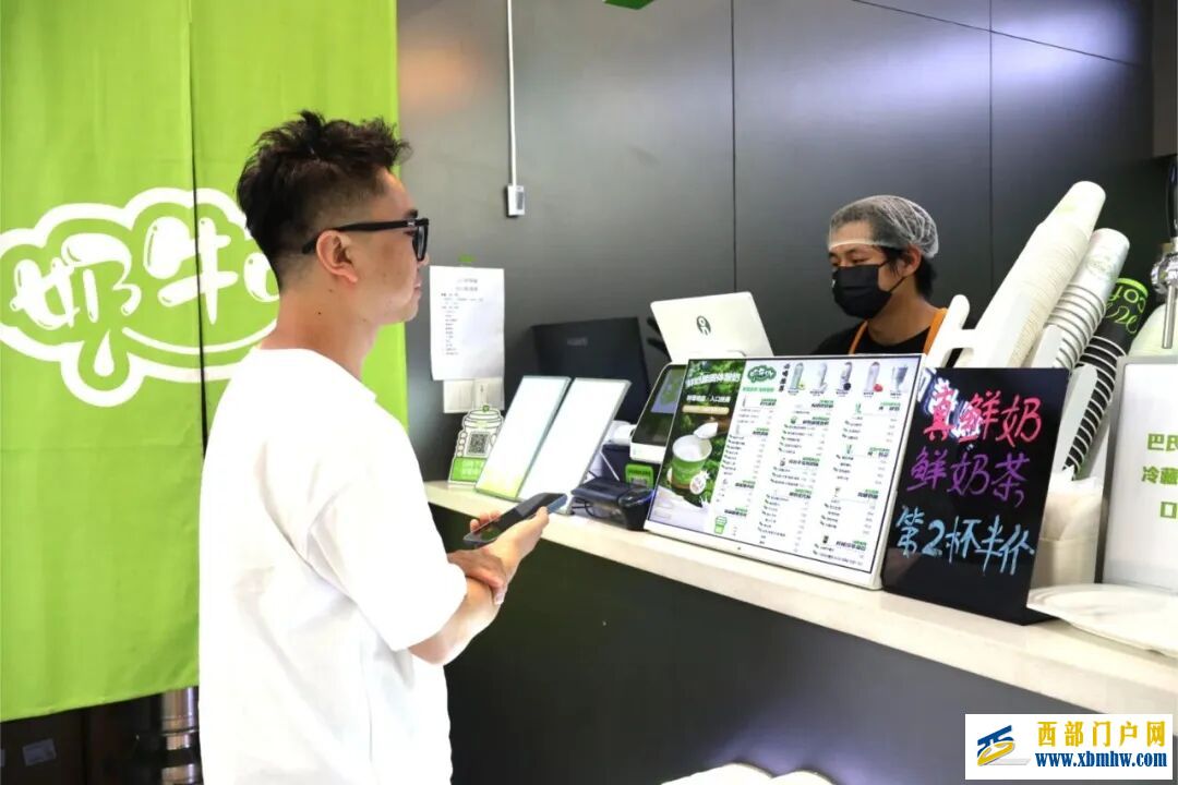 从牧场到餐桌的“鲜”机 兴庆区一杯奶的“共富之旅”(图1) 从牧场到餐桌的“鲜”机 兴庆区一杯奶的“共富之旅”(图1)