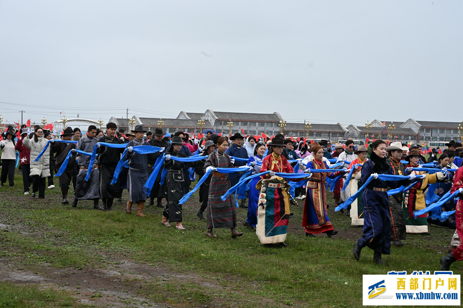 青海河南县那达慕大会精彩启幕(图2)