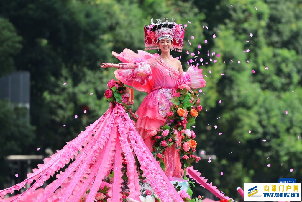 贵州黔南布依族苗族自治州庆祝成立70周年(图4) 贵州黔南布依族苗族自治州庆祝成立70周年(图4)