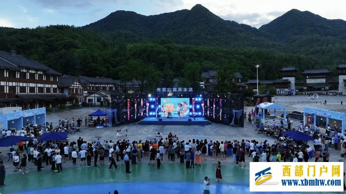 巴中文旅示范区:激活“夜经济” 点燃新动能(图2) 22.jpg