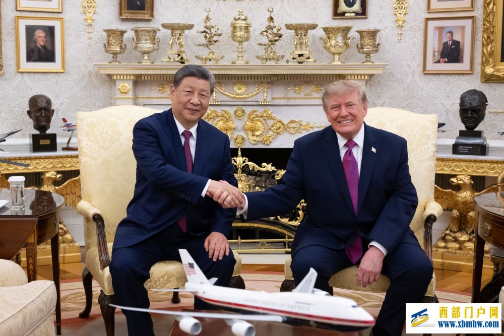 习近平同美国总统特朗普小范围交流(图4)