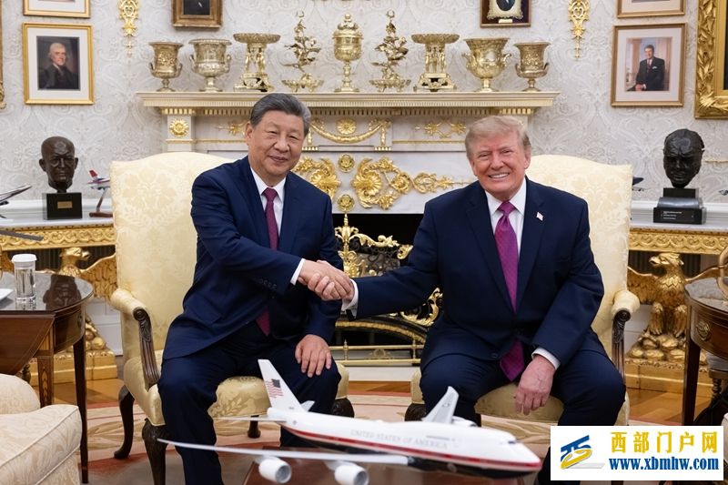 习近平出席美国总统特朗普在白宫举行的欢迎仪式(图24) 习近平出席美国总统特朗普在白宫举行的欢迎仪式(图24)