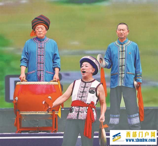 千年山歌“破圈” 让更多人“听见”——巴渝民歌在传承创新中唱响新时代(图1) 千年山歌“破圈” 让更多人“听见”——巴渝民歌在传承创新中唱响新时代(图1)