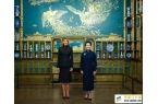 彭丽媛同美国总统特朗普夫人梅拉尼娅参观国