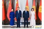 习近平同吉尔吉斯斯坦总统扎帕罗夫会谈