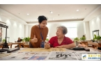 年轻人住进养老院：“代际共居”带来哪些新